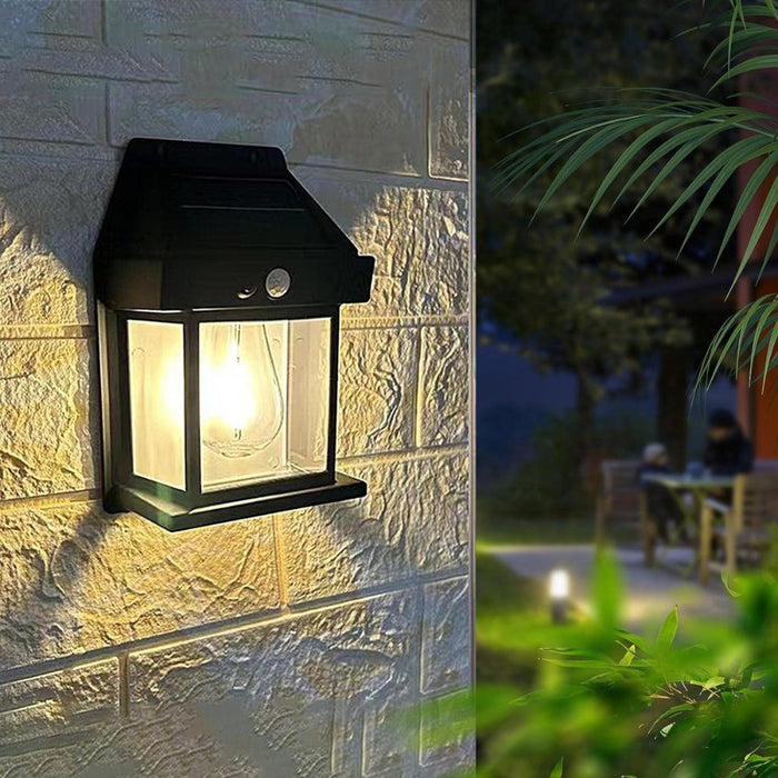 Solara Brilla, Weatherproof Outdoor Solar Lamp