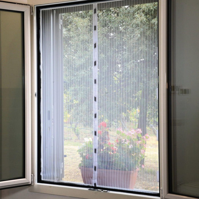 Zanzariera magnetica per finestra 150x180 cm bianca montata